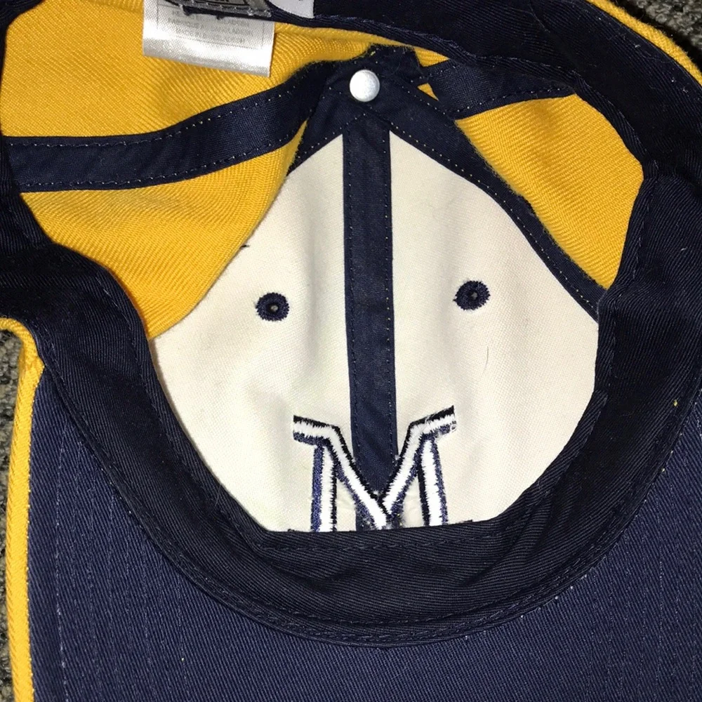 Michigan Wolverines Nike Yellow Baseball Cap with Navy‎ Embroidered M